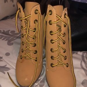 High heel work boots